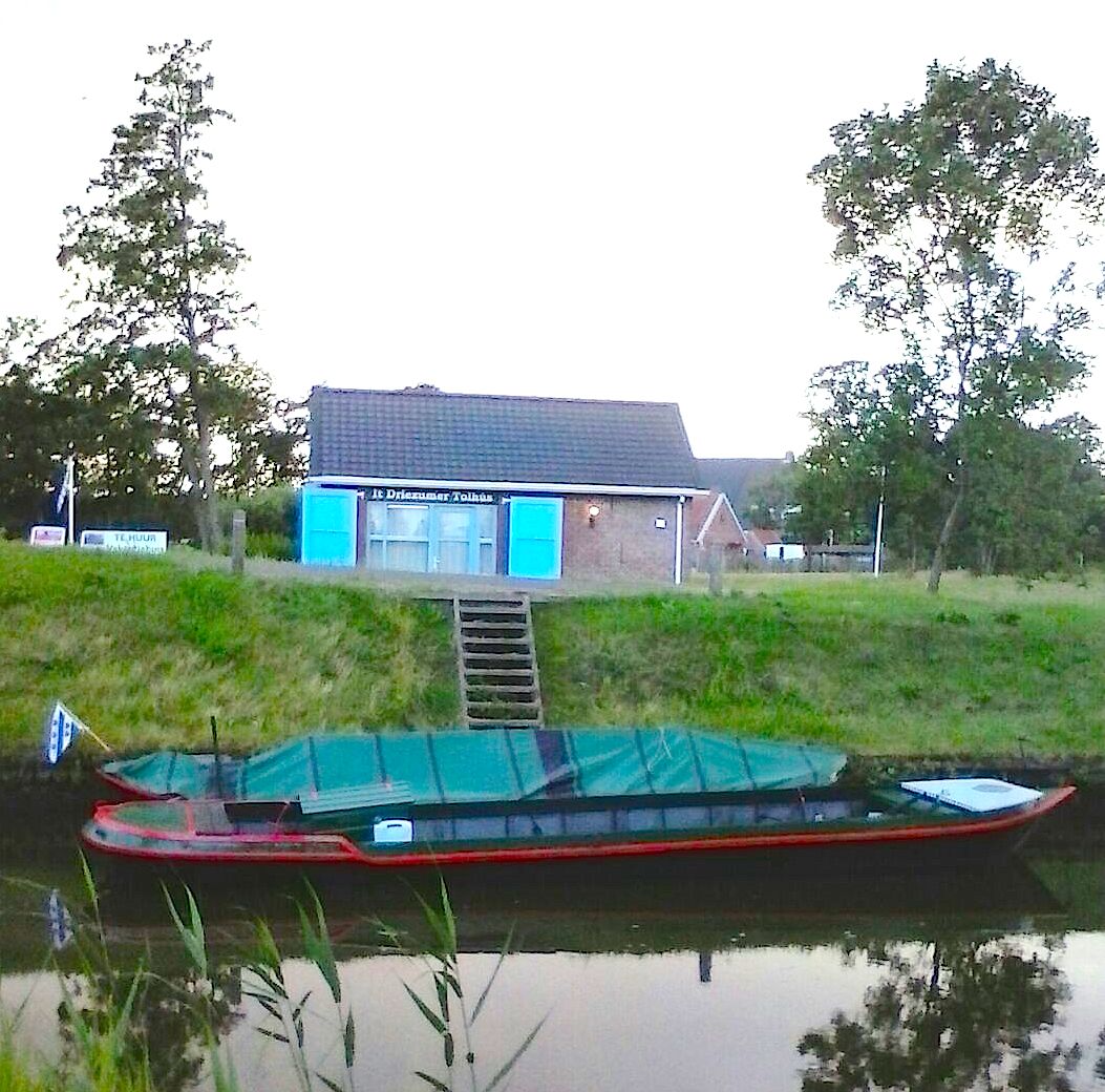 TH Boot Voor De Kant Bewerkt